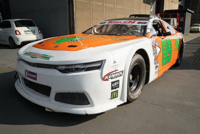 Imagen 1/49 de Chevrolet Impala SS NASCAR (2010)