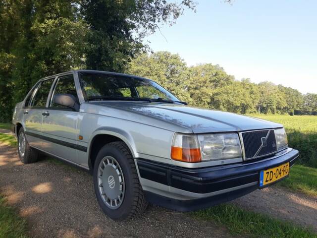 Image 1/7 de Volvo 940 2.4D GL (1991)