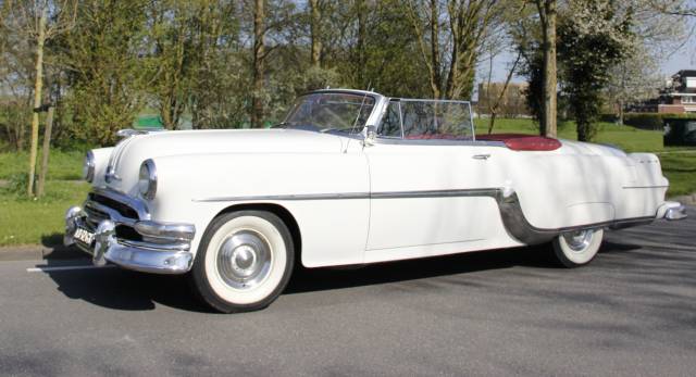 Bild 1/16 von Pontiac Star Chief Convertible (1954)