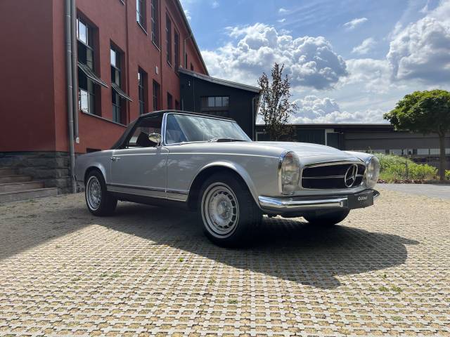 Immagine 1/25 di Mercedes-Benz 230 SL (1965)