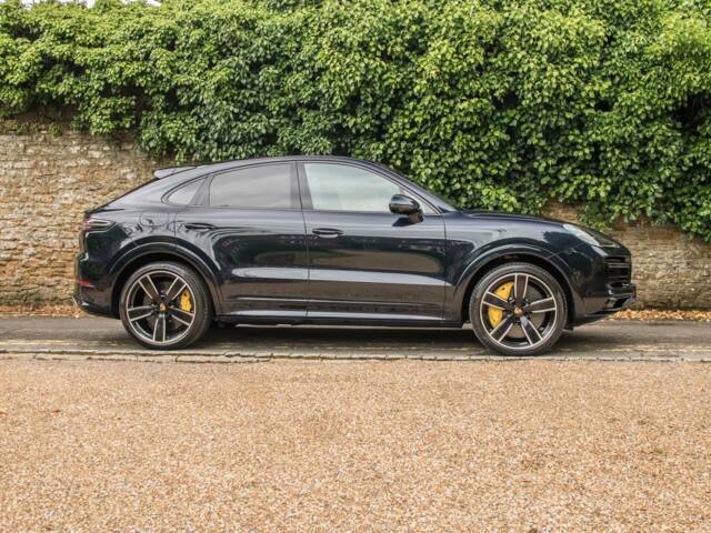 Image 1/22 of Porsche Cayenne Coupé Turbo S E-Hybrid (2022)