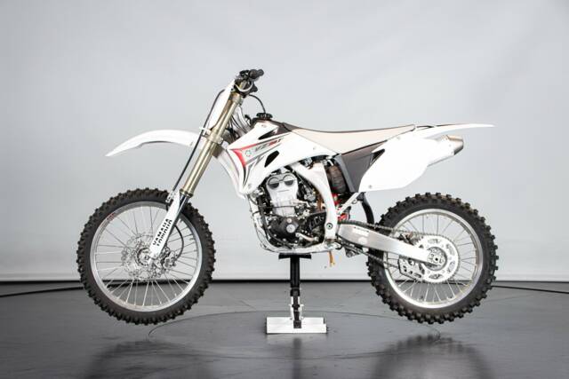 Image 1/50 of Yamaha DUMMY (2008)