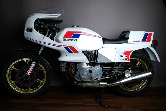 Bild 1/7 von Ducati DUMMY (1982)