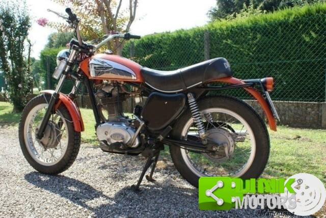 Immagine 1/10 di Ducati DUMMY (1974)