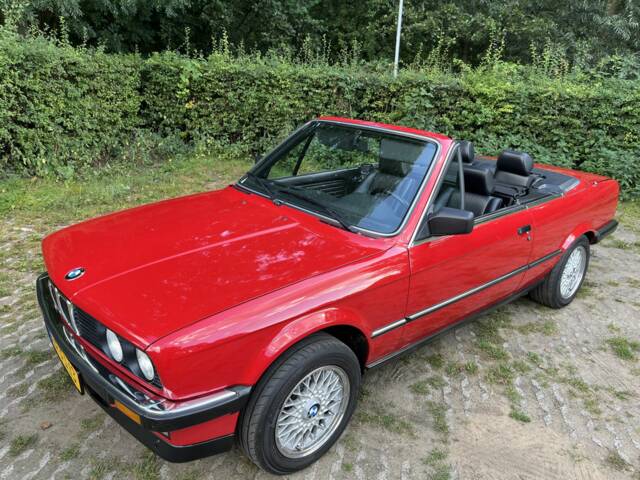 Immagine 1/8 di BMW 325i (1986)