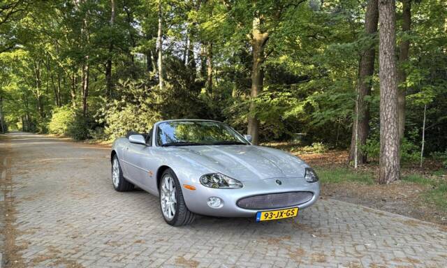 Image 1/28 de Jaguar XKR (2002)