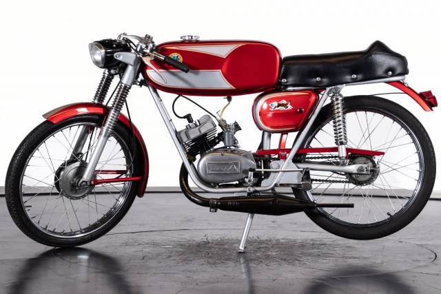 Image 1/8 de Beta DUMMY (1965)