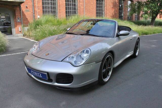 Bild 1/17 von Porsche 911 Carrera 4 (2004)