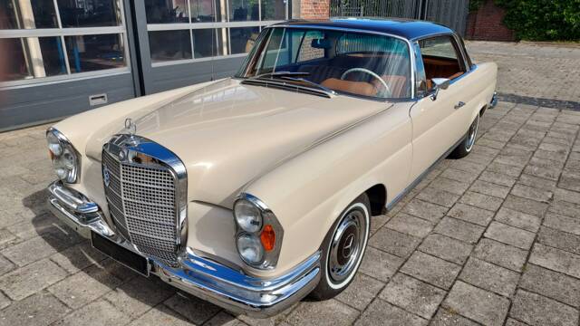 Bild 1/29 von Mercedes-Benz 280 SE (1968)