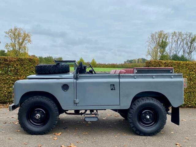 Image 1/19 of Land Rover 88 Lightweight (1976)