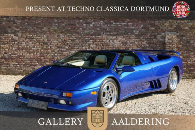 Image 1/50 of Lamborghini Diablo VT Roadster (1996)