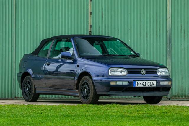 Bild 1/50 von Volkswagen Golf III Cabrio 2.0 (1995)