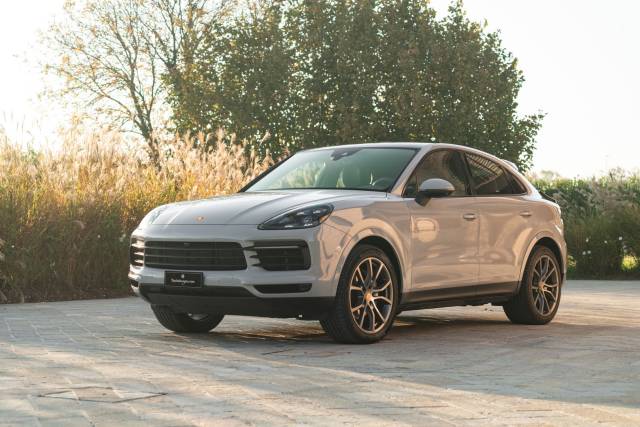 Image 1/50 of Porsche Cayenne Coupé (2019)