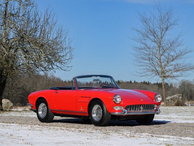 Image 1/50 of Ferrari 275 GTS (1965)