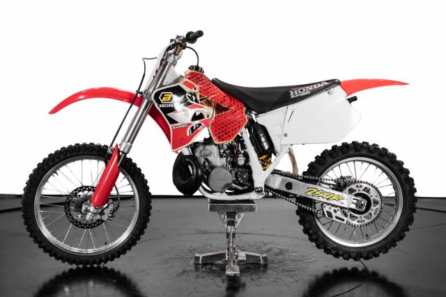 Image 1/22 of Honda DUMMY (1995)