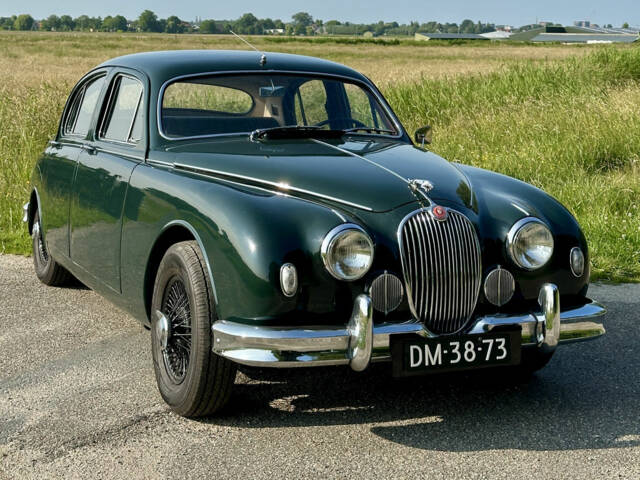 Image 1/8 of Jaguar Mk II 2.4 (1959)