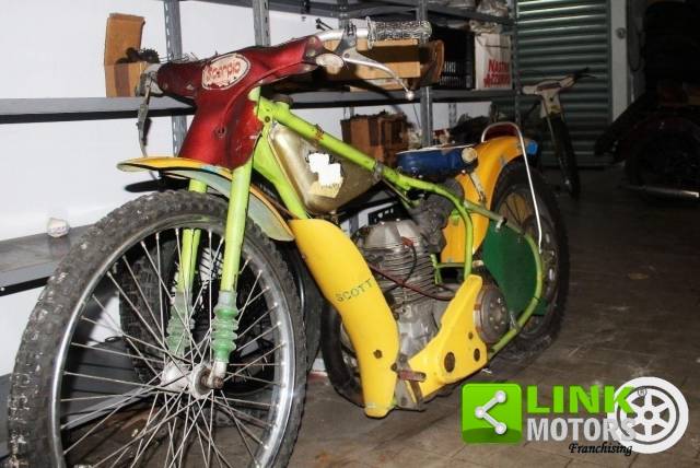 Imagen 1/7 de Jawa DUMMY (1980)