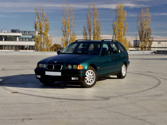 Bild 1/35 von BMW 318i Touring (1997)
