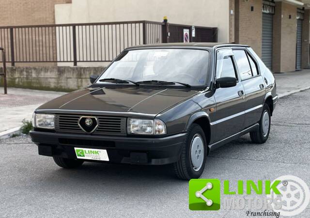 Imagen 1/10 de Alfa Romeo 33 - 1.5 QV (1986)
