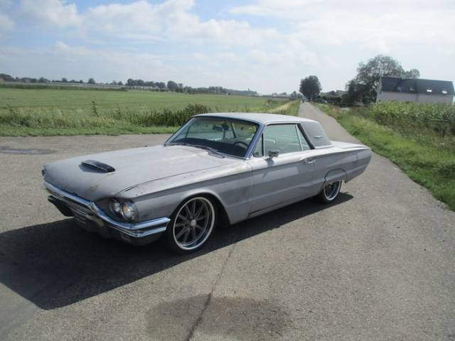 Image 1/9 of Ford Thunderbird (1965)