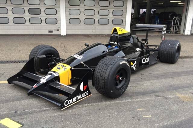 Image 1/28 of Tyrrell 017 (1988)