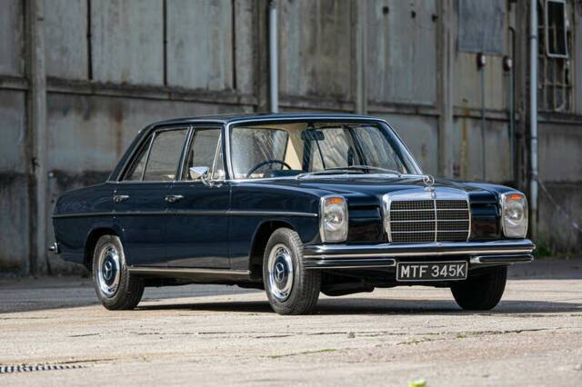 Image 1/50 of Mercedes-Benz 250 (1972)