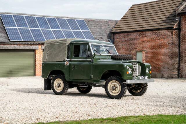 Image 1/50 of Land Rover 109 (1983)