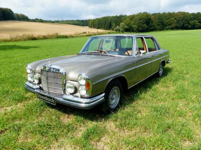 Mercedes-Benz 300 SEL 6.3 Limousine beigegrau metallic  (W 109) 1968