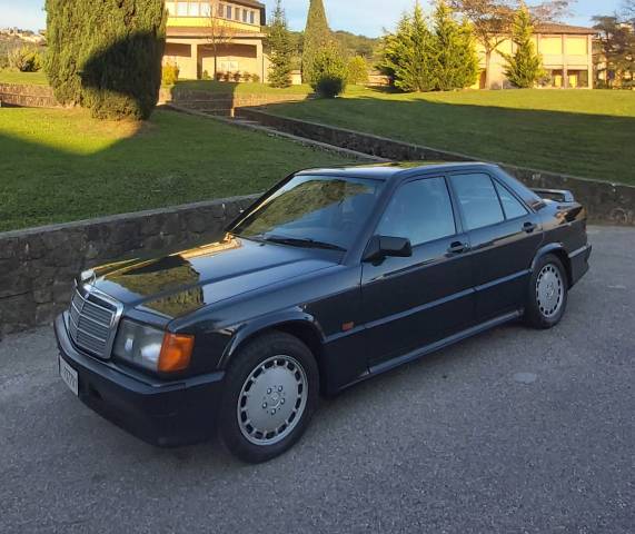 Image 1/9 de Mercedes-Benz 190 E 2.3-16 (1986)