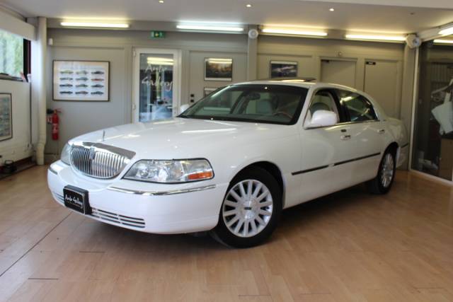 Bild 1/31 von Lincoln Town Car (1999)