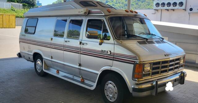 Bild 1/19 von Dodge Ram Van 3500 (1989)