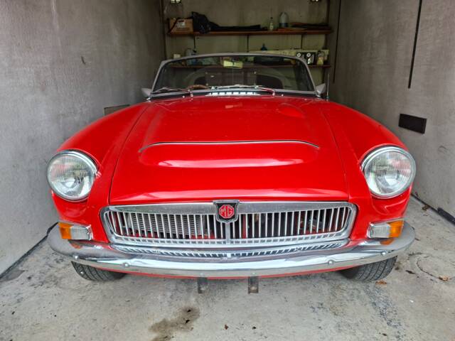 Image 1/19 of MG MGC (1968)