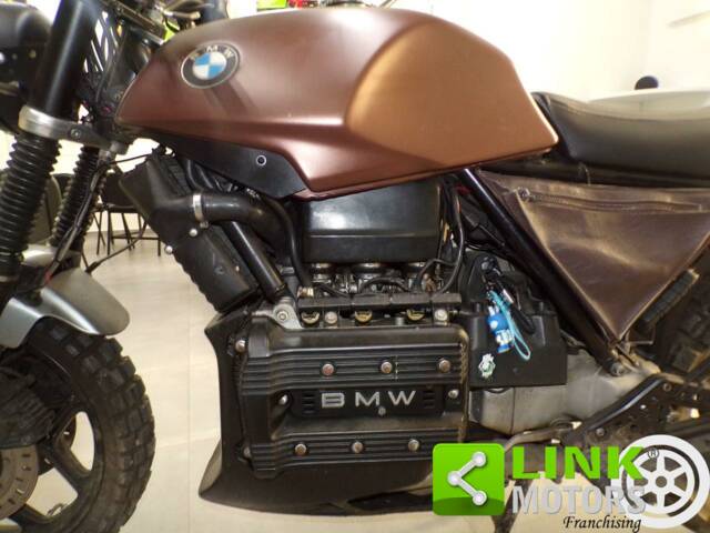 Bild 1/10 von BMW DUMMY (1985)