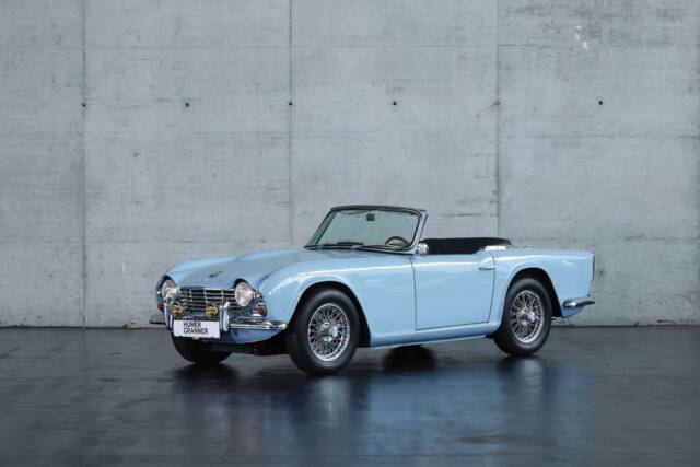 Image 1/44 of Triumph TR 4 (1964)