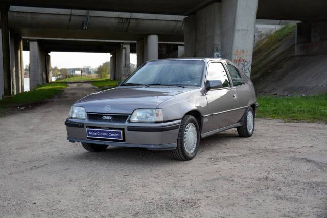 Bild 1/46 von Opel Kadett 2,0i GSi (1988)