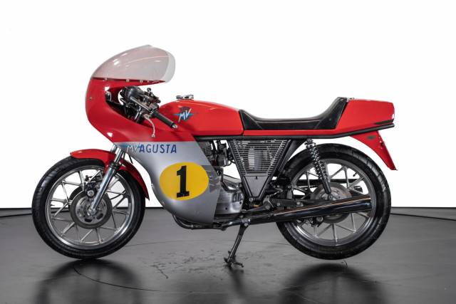 Image 1/19 of MV Agusta DUMMY (1977)
