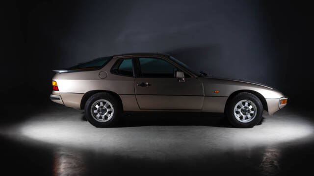 Immagine 1/44 di Porsche 924 (1983)