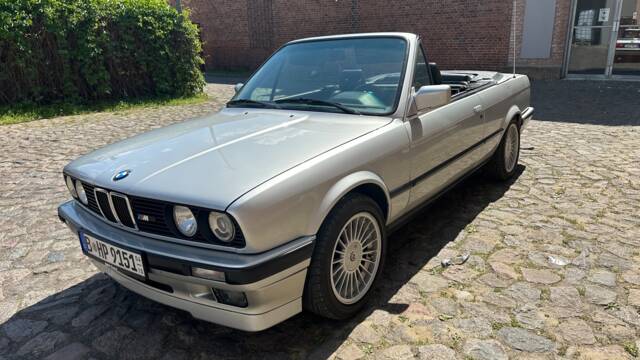 Image 1/29 de BMW 318i (1991)