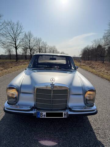 Immagine 1/27 di Mercedes-Benz 280 SE (1971)