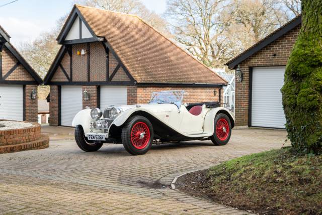Image 1/39 of Jaguar SS 100 (1979)