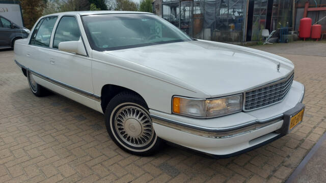 Immagine 1/8 di Cadillac DeVille Concours (1995)
