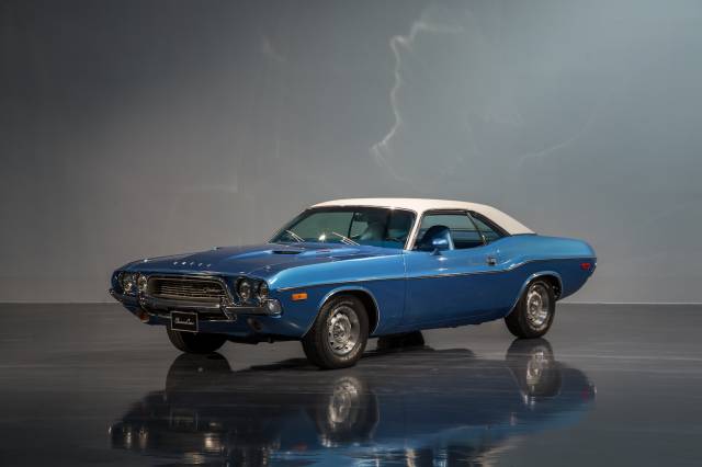 Image 1/11 de Dodge Challenger 318 (1972)