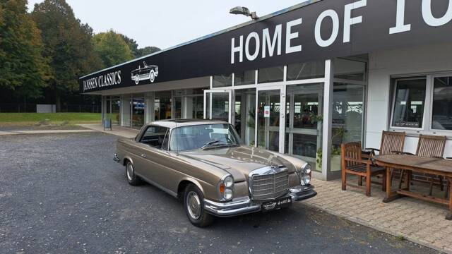 Immagine 1/30 di Mercedes-Benz 280 SE 3,5 (1971)