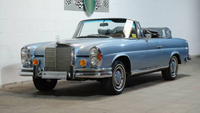 Bild 1/18 von Mercedes-Benz 220 SE b (1963)