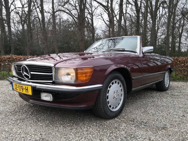 Afbeelding 1/38 van Mercedes-Benz 560 SL (1986)