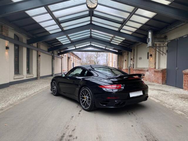 Bild 1/44 von Porsche 911 Turbo S (2013)