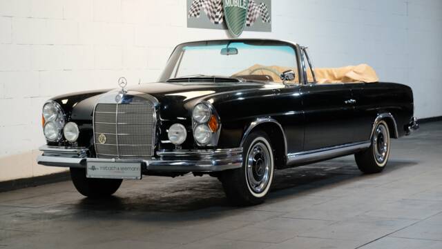 Bild 1/34 von Mercedes-Benz 220 SE b (1963)