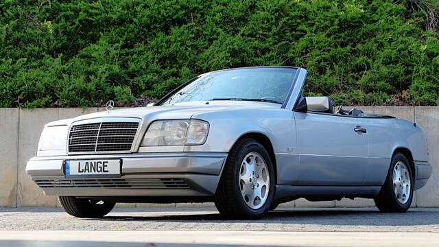 Image 1/74 of Mercedes-Benz E 320 (1997)