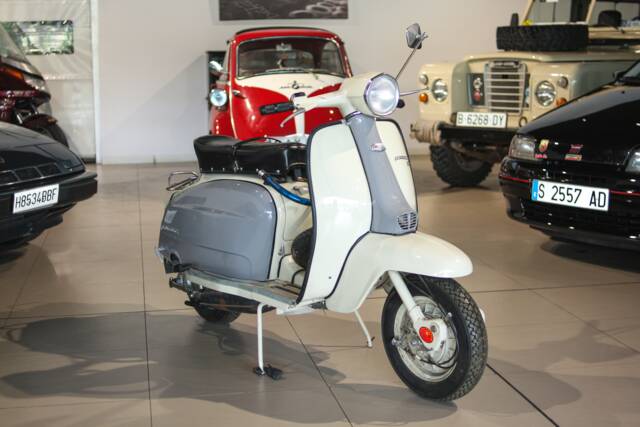 Bild 1/26 von Piaggio Vespa 150 (1965)