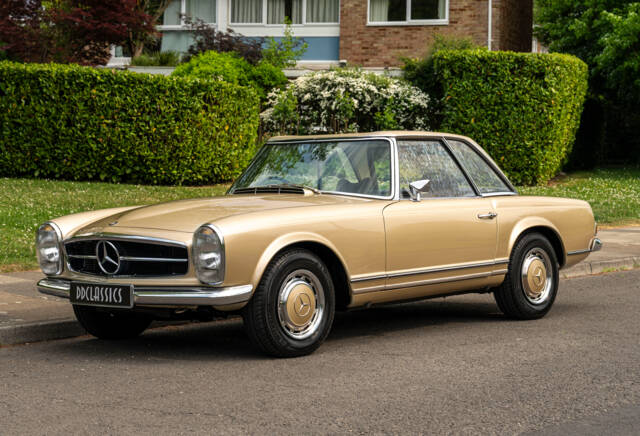 Image 1/21 of Mercedes-Benz 250 SL (1967)